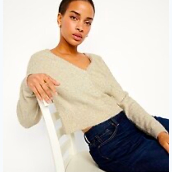 NWT Old Navy Ivory Gold Metallic Textured Shine Crop Button V Neck Cardigan - Picture 2 of 13